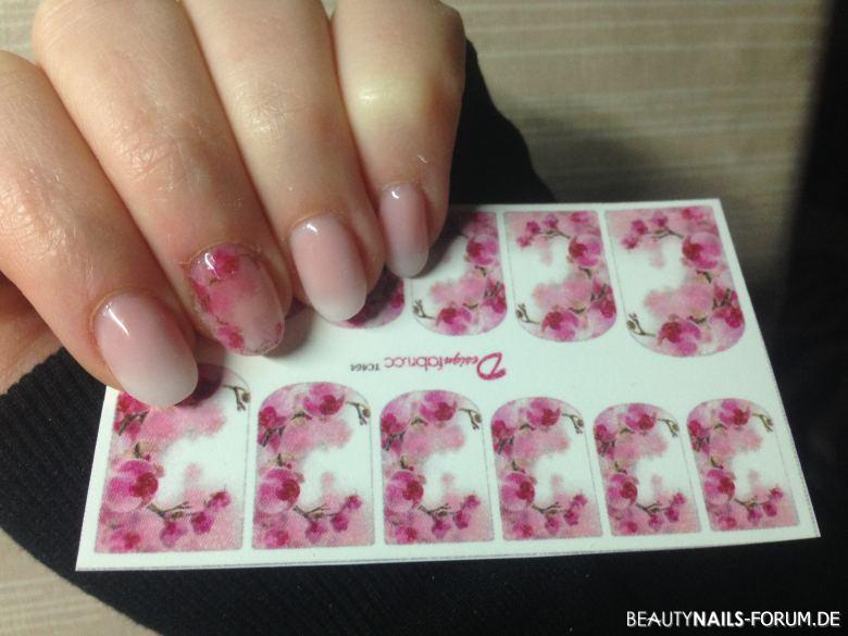Babyboomer mit Schmucknagel-Wrap Gelnägel rosa nude - Produkte von nails.de (fiberglasgel ubd thixo gel milky Rose) Nailart