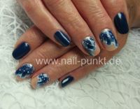 Blau Nailart Gelnägel