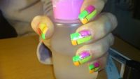 bunt Gelnägel