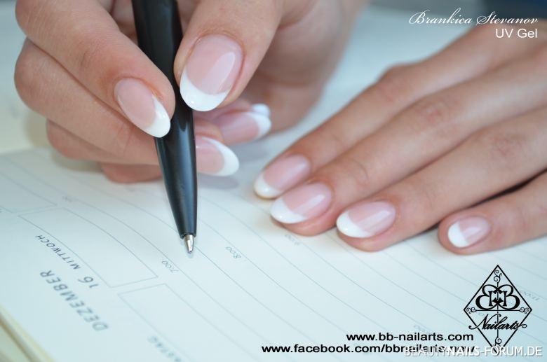 Business Style Nails Gelnägel - French Gel Modellage Werbefotoversuch Nailart