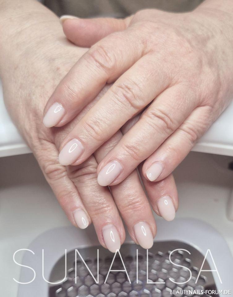 Claasic Nude Gelnägel nude - Klassische Nude Nägel Nailart
