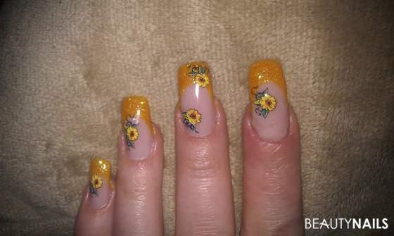 dunkelgelbes french mit sonnenblumen
