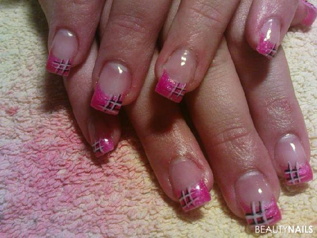 einfaches pink.. Gelnägel - das pink von ebay und nailart fineliner, schlicht und einfach...komentare Nailart