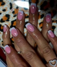 French Design rosa mit weiss Gelnägel