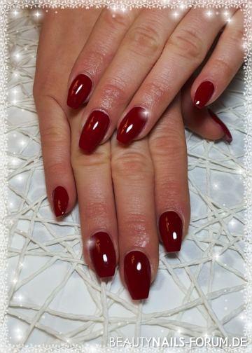 Fullcover dunkelrot - klassische Nailart Gelnägel