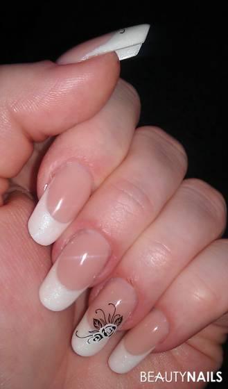 Gelnägel Pearl White Gelnägel - Gele von Tailored Nails   Nailart