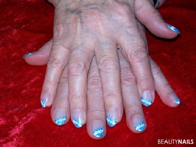 Hände Meiner Mutter Gelnägel - Gelnägel mit pearly-Blue & Titanweißer Ziehtechnik Nailart