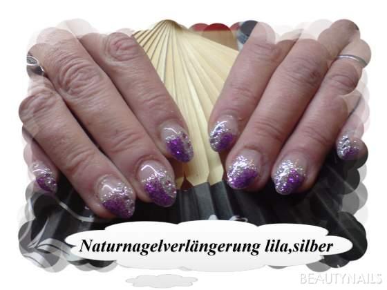 Lila glitter, silber, Naturnagelverlängerung Gelnägel - Naturnagelverlängerung mit Schablone Nailart