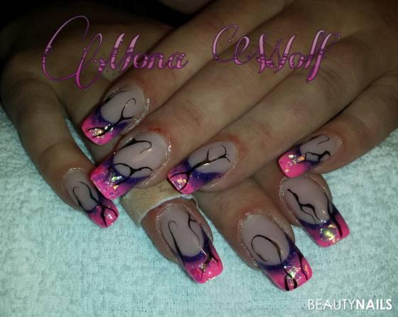 lila pink Gelnägel - Lila pink mit kleiner malerei Nailart