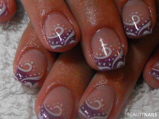 Lila spitze mit Punkten Gelnägel - Violet Nails Nailart