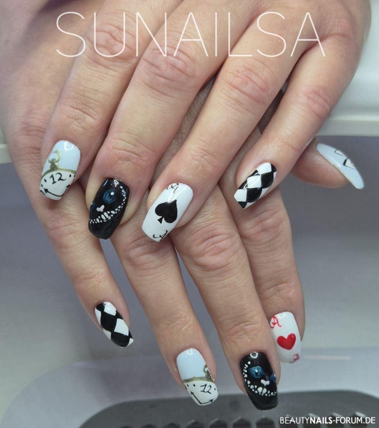 Malerei Alice Gelnägel rot rosa blau schwarz weiss - Alice im Wunderland Nailart