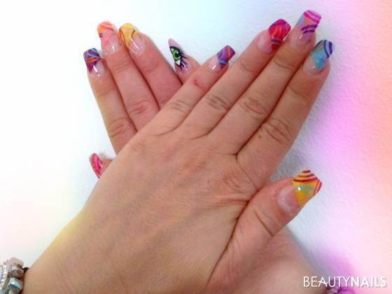 Multi-Colour-Nails Gelnägel - Kunterbunte Nägel mit allen Sommergelfarben Nailart
