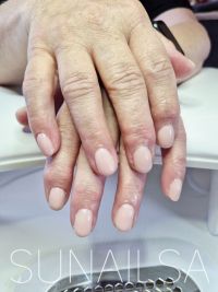 Naturnagelverstärkung nude Gelnägel