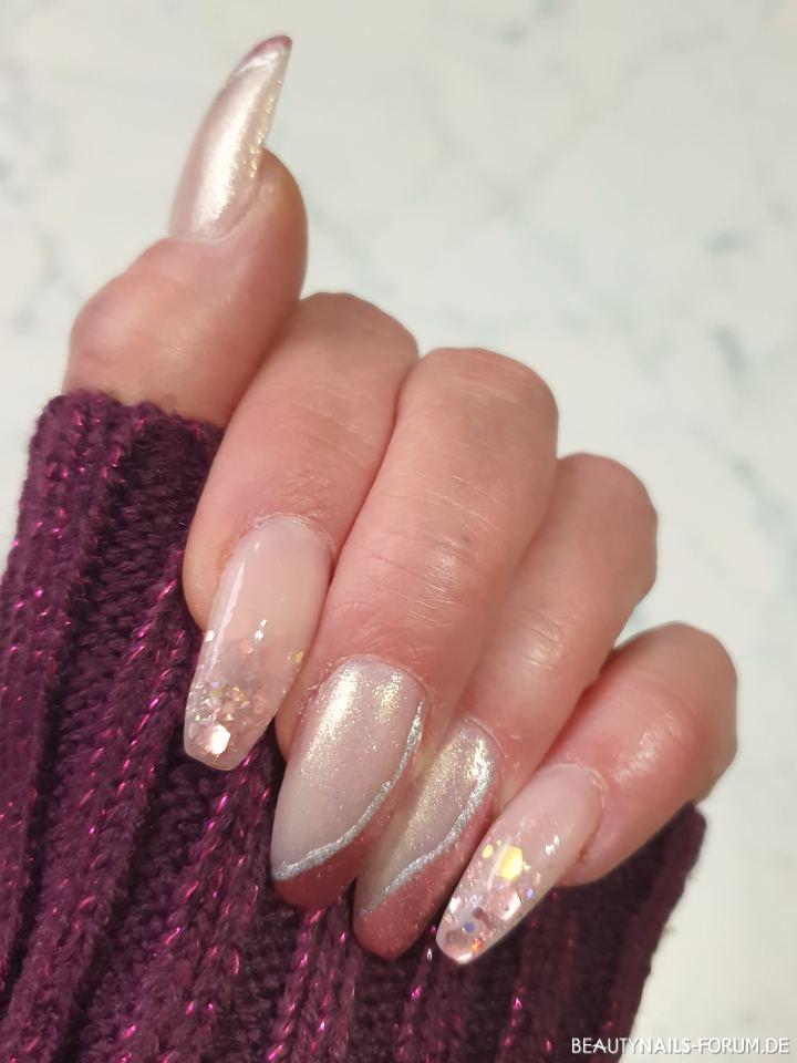 NNV, zartes Design in rose' Gelnägel rosa nude - NNV für Silvester mit milchig rose' farbenem Gel, Zeige- und Nailart