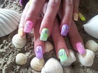 pastell-neon nägel mit glitzer und blümchen Gelnägel