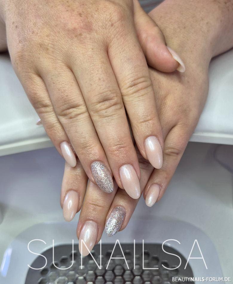 Pearl Glitzer Gelnägel silber nude - Pearl Glitzer Nude Nailart