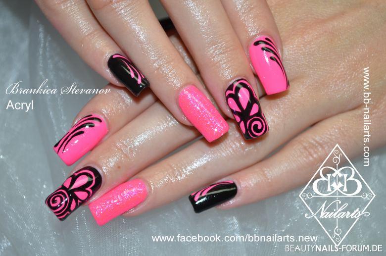 Pink and Black Naildesign Gelnägel - Farbgel auf Acryl Nailart