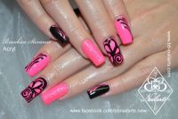 Pink and Black Naildesign Gelnägel