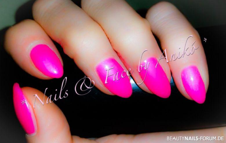 Pink Lady Gelnägel - Naturnagelverstärkung mit Gel / Fullcover mit Vivid Pink Metallic Nailart