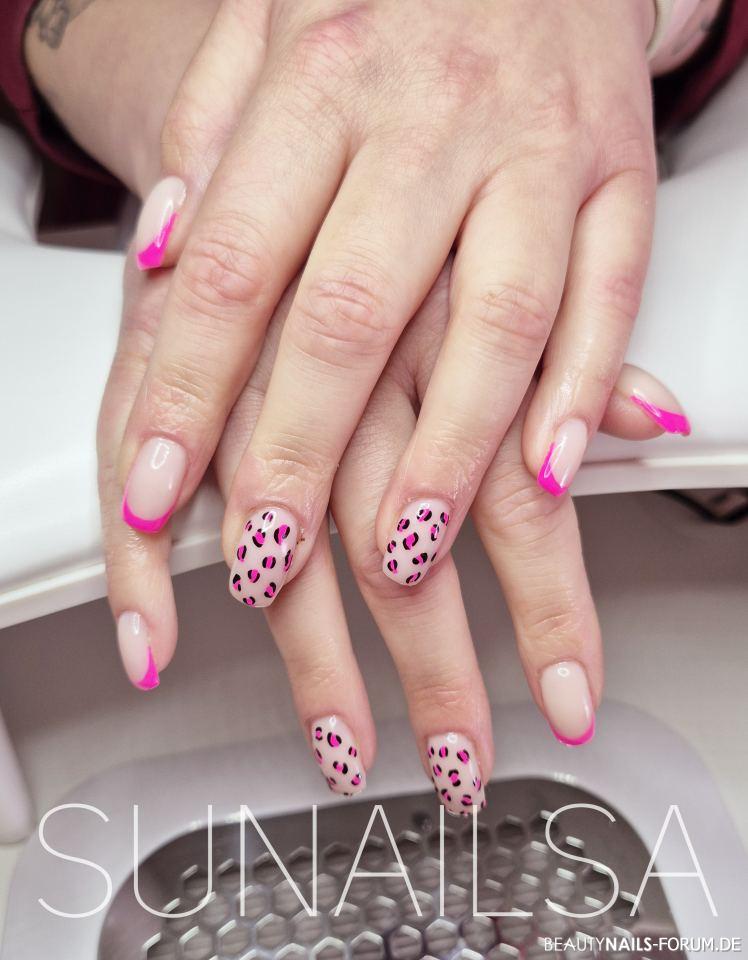 Pink Leopard Gelnägel pink nude - Pinkes Leo Design Nailart
