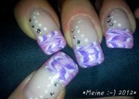 Pink-Lila-Weiß-Ziehtechnik... Gelnägel