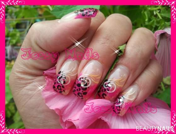 Pink mit Leo Gelnägel - Pinkes French (Jolifin) mit gelb Glitter Gel (Magno Nails) schwarzer Nailart