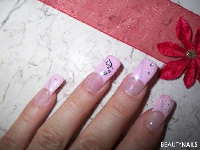 Pinky nail's