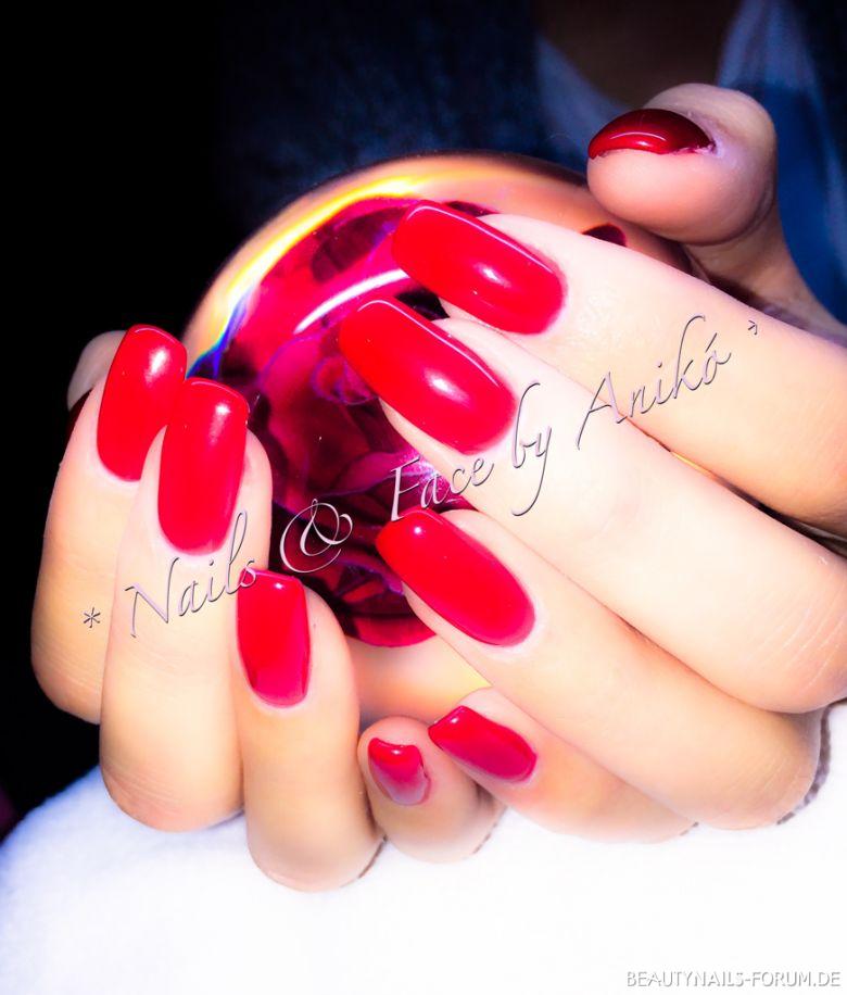 Pure Red Nails