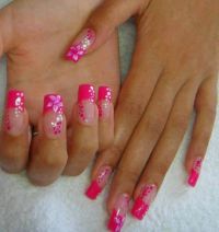 rosa mit punkte Gelnägel