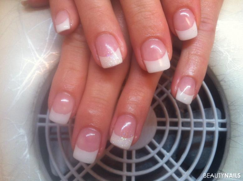 60 Schlichte Und Naturliche Nageldesign Ideen