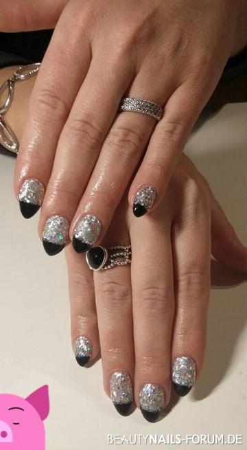 Nageldesign Schwarz Silber Glitzer
