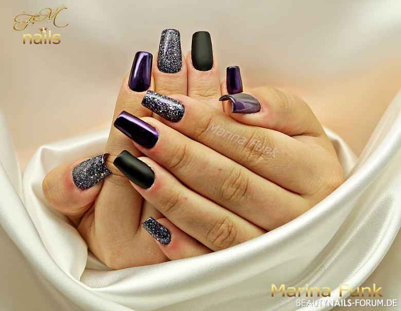 Schwarze Nailart in matt und Glitzer Gelnägel schwarz - Neumodellage Gel Nailart