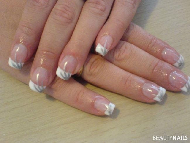Verlängerung der French-Nails