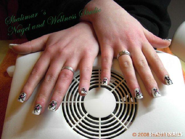 Was kann man verbessern??? - 004 Gelnägel - Hier sind die Profis gefragt - was könnte ich besser machen???Bin Nailart