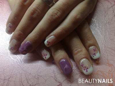 weißes french, lila und sticker und pink lila