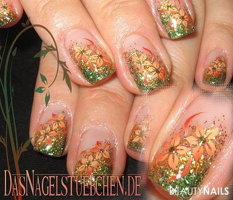 Herbstdesign Herbst-Nägel - Glitterfarbverläufe mit Airbrush in Herbsfarben Nailart