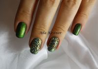 Smaragd mit interessantem Design Herbst-Nägel