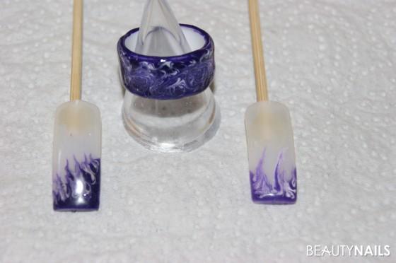 Flammen mit passendem Ring-ein Versuch Mustertips - Lilac von Nail-Selection und frensh weiß von Jolefin Nailart