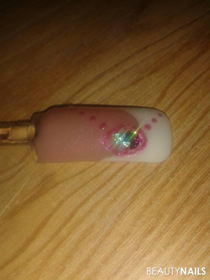 Liquid Stone in pink Mustertips - MU-Gel mit zartem Schimmer, weisses French und Liquid Stone in Nailart