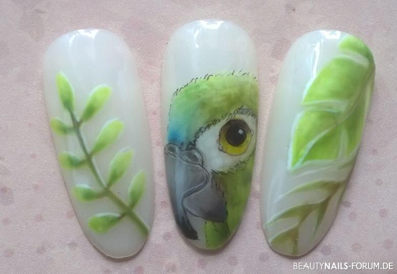 Papagei und Palmen - Gelmalerei Mustertips grün - Malerei mit Gel und Airbrushfarbe. Bin im Moment auf dem Maltrip Nailart
