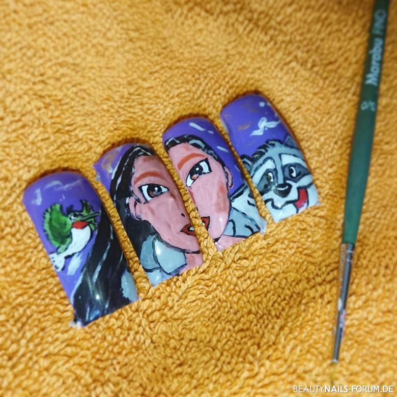 Pocahontas nailart Mustertips bunt - Pocahontas Nailart mit Acryl Farben gemalt übergehend auf 4 Nailart