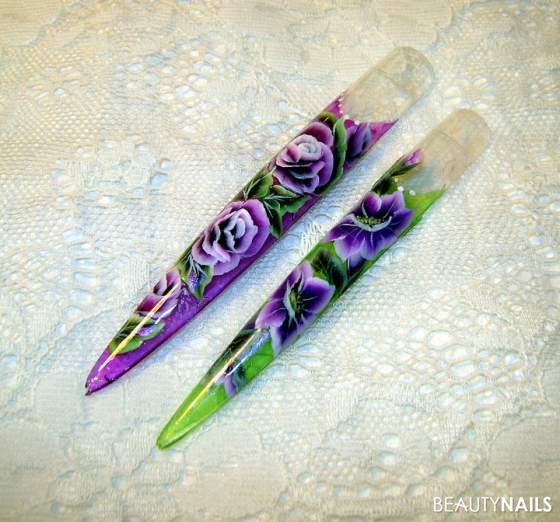 Purple flowers Mustertips - Materials:Polycolor paint and glass paint Nailart