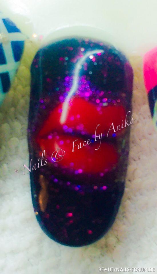 Red Lips in Black & Pink-Glitter Mustertips - Handmade Red-Lips in Black & Pink-Glitter with Flip-Flop Nailart
