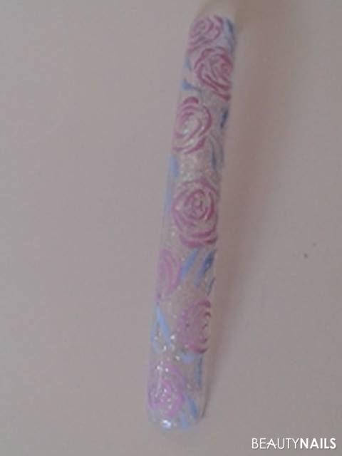 Rosen mit Mini-Maroussia-Pinsel Mustertips - Farben PrimaDonna Nailart