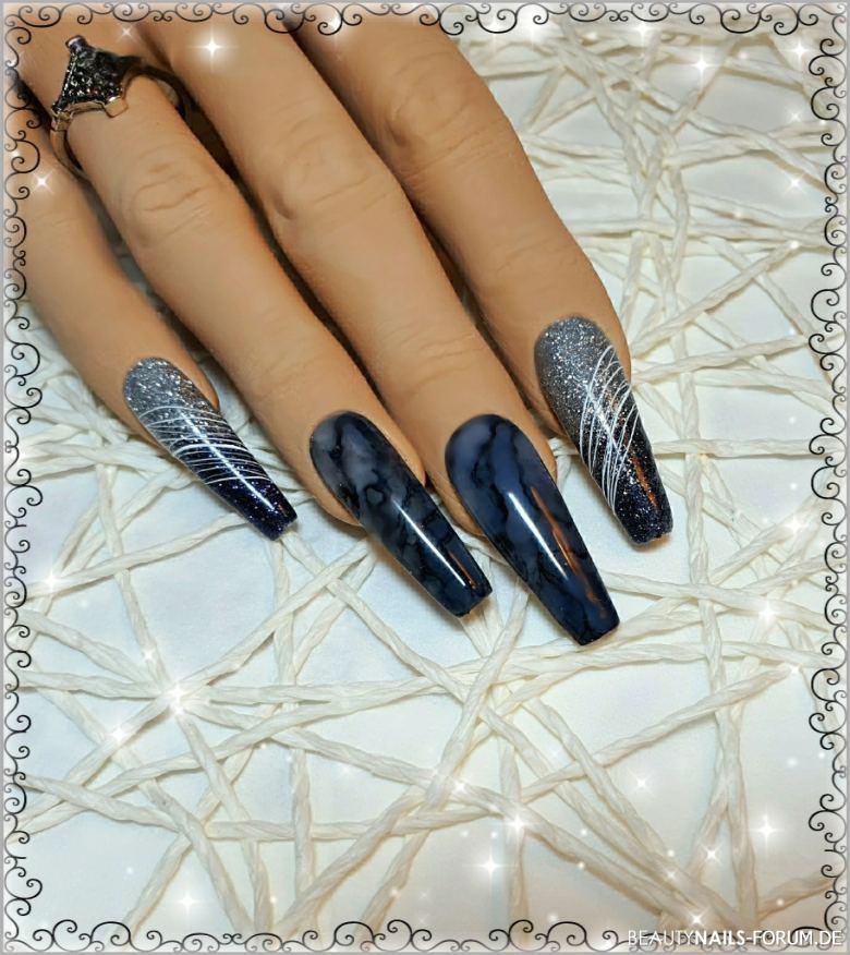 Schwarz Marmor mit Glitter kombiniert Mustertips silber schwarz -  Nailart
