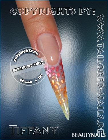 Tiffany Mustertips - Nagel im Look der gleichnamigen Lampen.Material:Deluxe LiquidCover Nailart