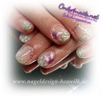 Airbrush flowers / glitter nails Nageldesign