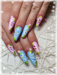 Babyblau und Babypink mit One Stroke Design Nageldesign