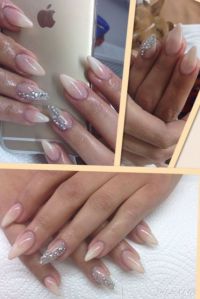 babyboomer / nude Nageldesign
