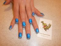 blaues gel und stika Nageldesign